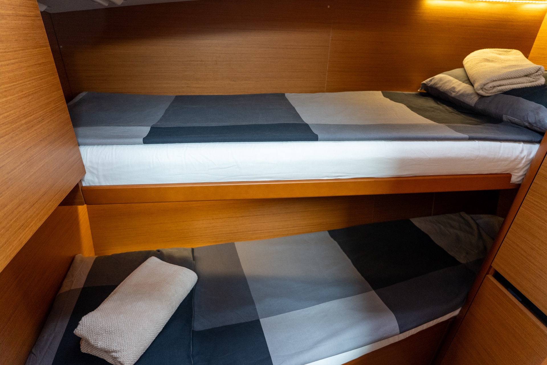 Bunk cabin